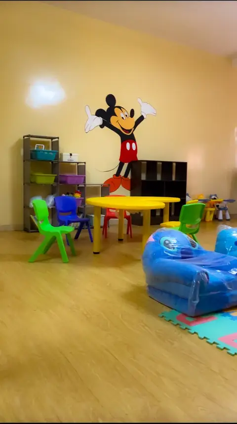 Enfants qui jouent ensemble